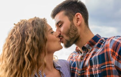 Image de Pourquoi un bisou n&#8217;a plus le même impact qu&#8217;avant ?