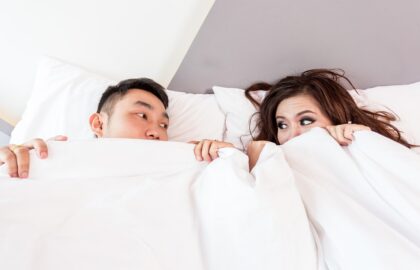 Image de Partenaires piégés après un rapport : le phénomène rare qui peut surprendre pendant l’intimité
