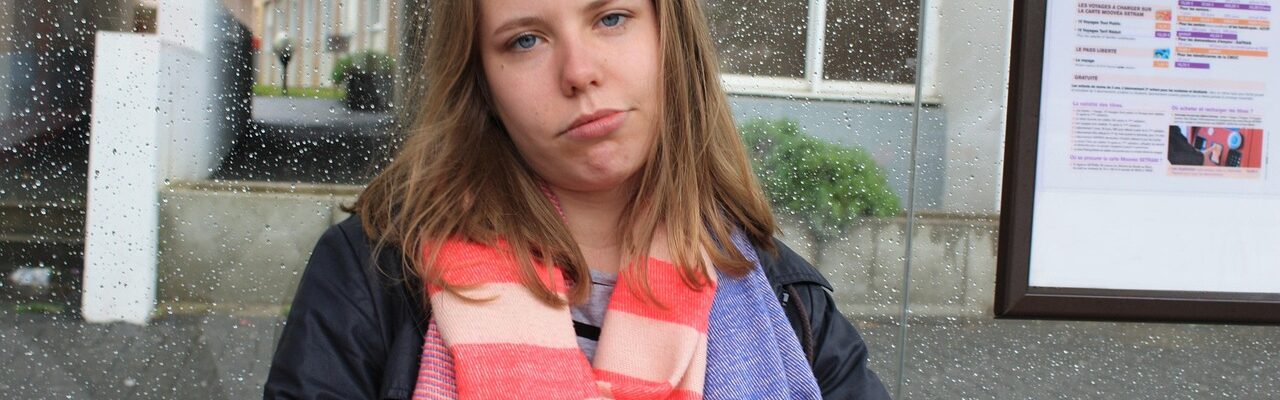 Image de À court de problèmes personnels, elle commence à sortir avec un Smailien