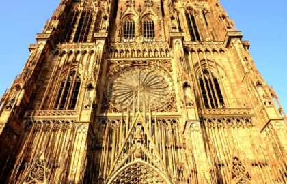 Image de Rencontre à Strasbourg : le guide ultime du tchat, du crush et des célibataires alsaciens qui veulent plus que du vin chaud