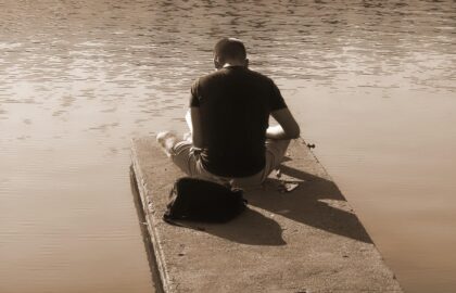 Image de Célibataire : choix stratégique ou syndrome du poisson rouge ?